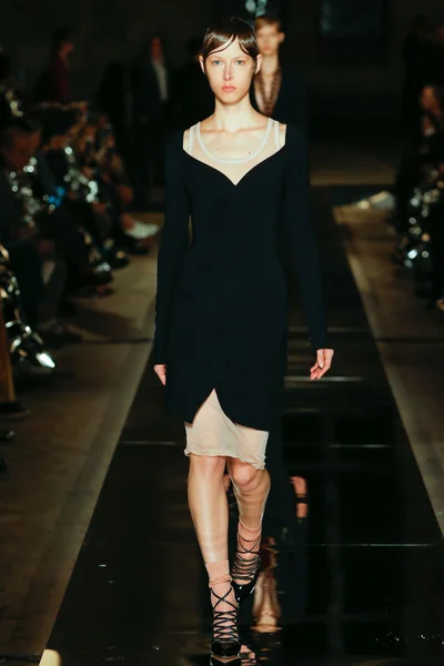 Look 11